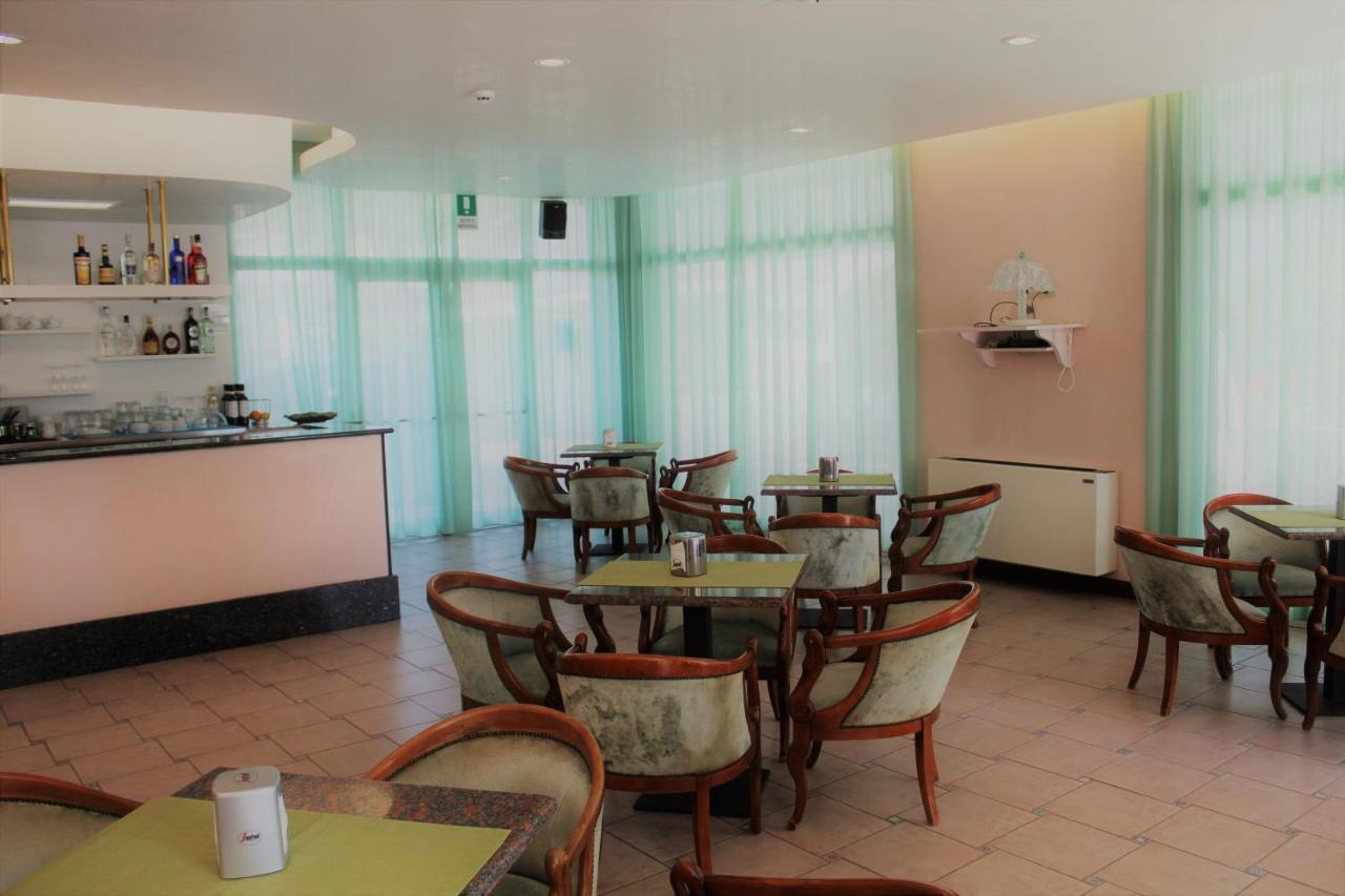 Hotel Palme Park & Beach Included Lido di Jesolo Bagian luar foto