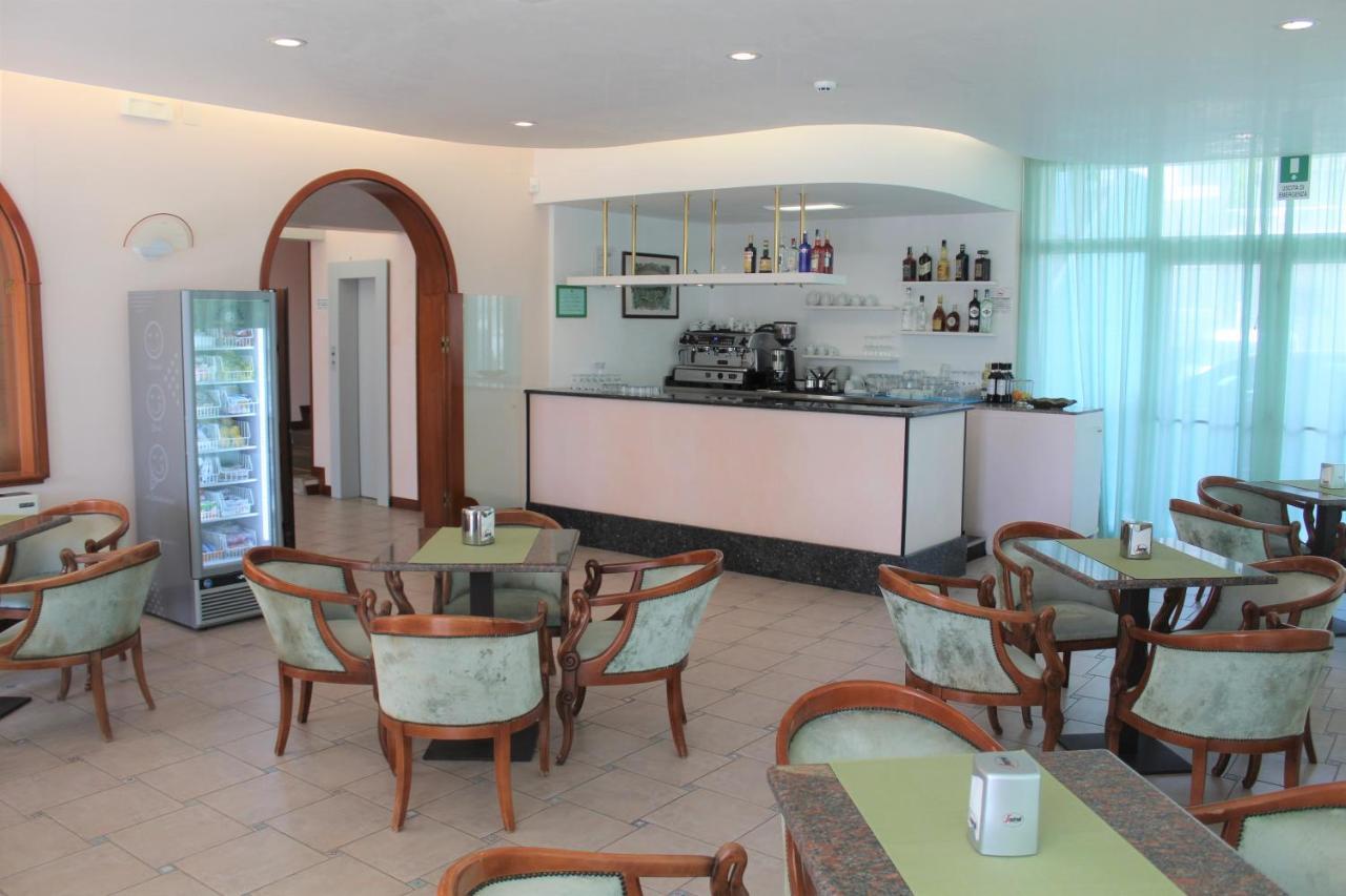 Hotel Palme Park & Beach Included Lido di Jesolo Bagian luar foto