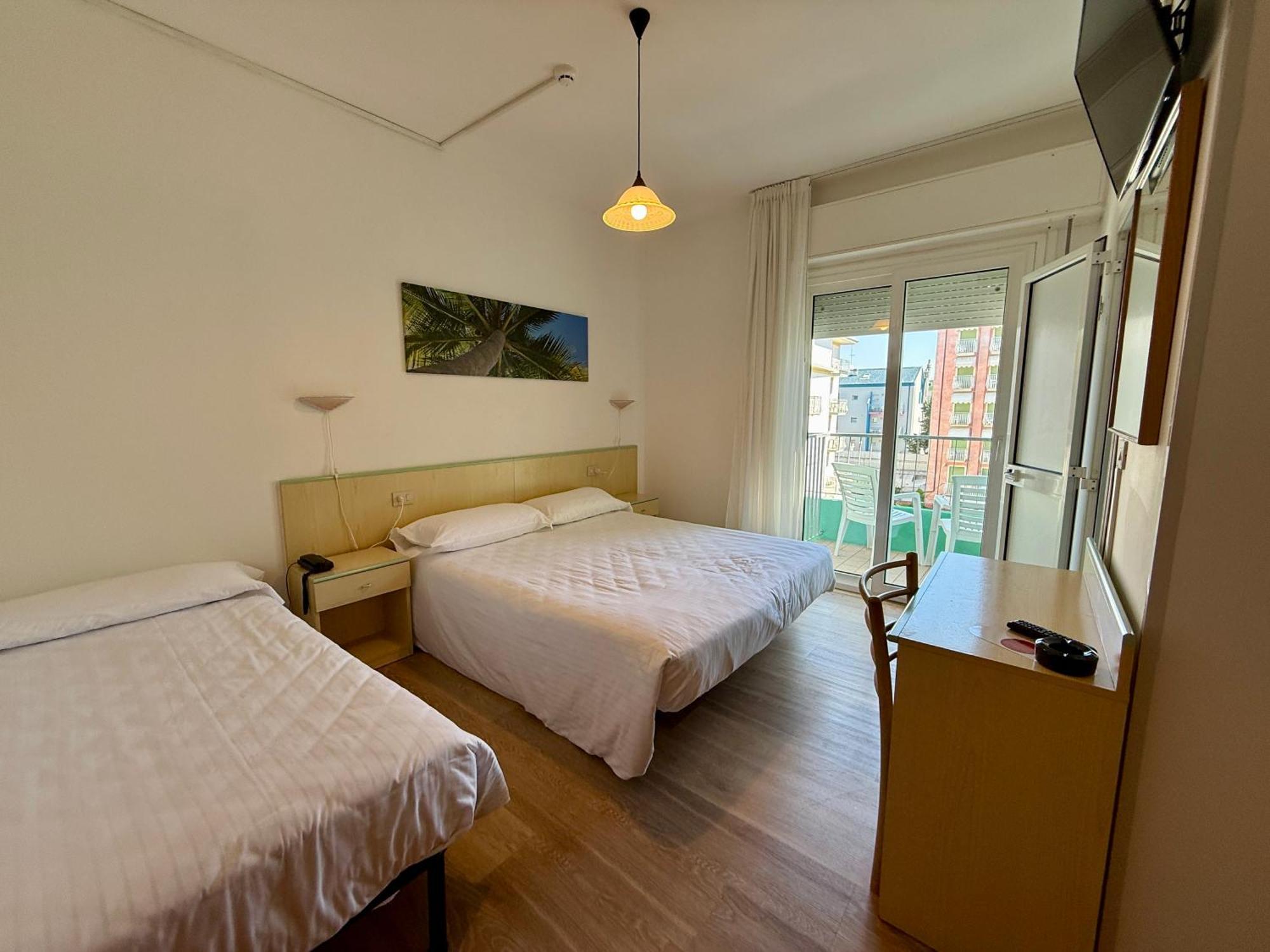 Hotel Palme Park & Beach Included Lido di Jesolo Bagian luar foto